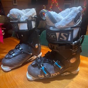 Salomon Women’s Ski Boots Custom Heat